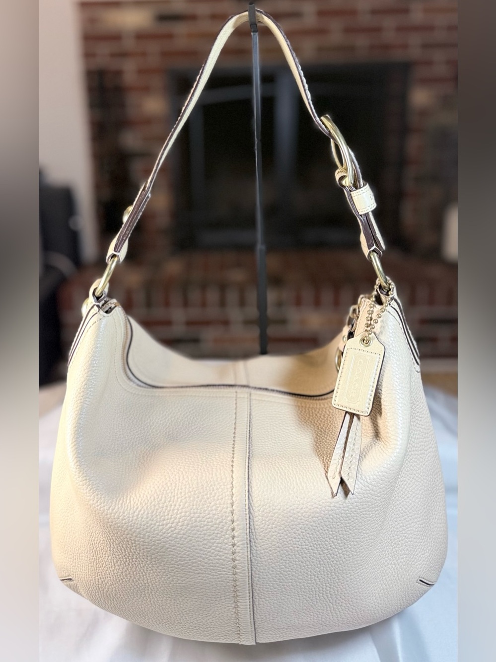Coach Large SoHo Hobo Bag in Cream with Gold Hardware EUC